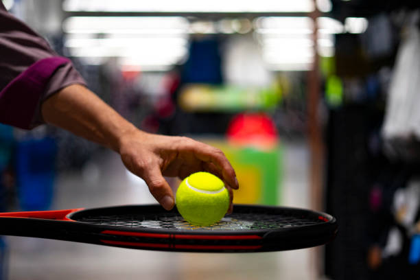 Πώς κατασκευάζονται οι μπάλες τένις; Μια ματιά πίσω από τις σκηνές